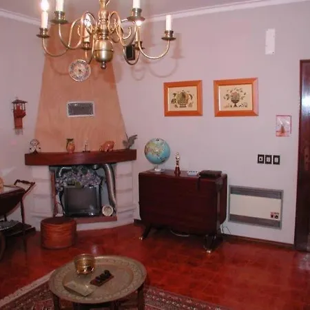 Vivenda Arlindo Lourinha (Lisbon)